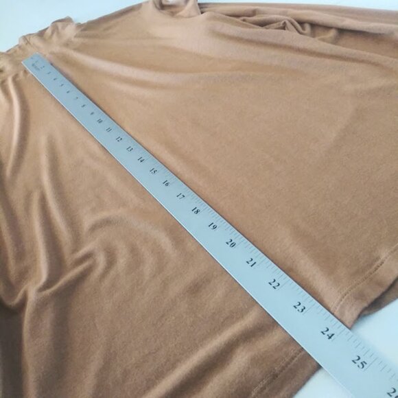 Leo & Nicole women's size L brown turtle neck top - Picture 11 of 16